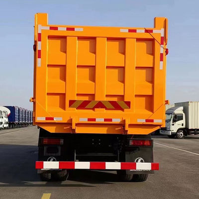 6×4駆動車 大規模建設用 50トンの大容量ダンプトラック