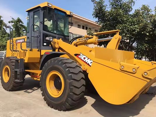 92 KW フロントローダー LW400FN 4 トンの車輪ローダー トラクター 23.5-25 設計