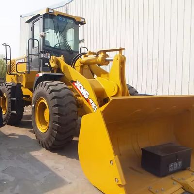 92 KW フロントローダー LW400FN 4 トンの車輪ローダー トラクター 23.5-25 設計